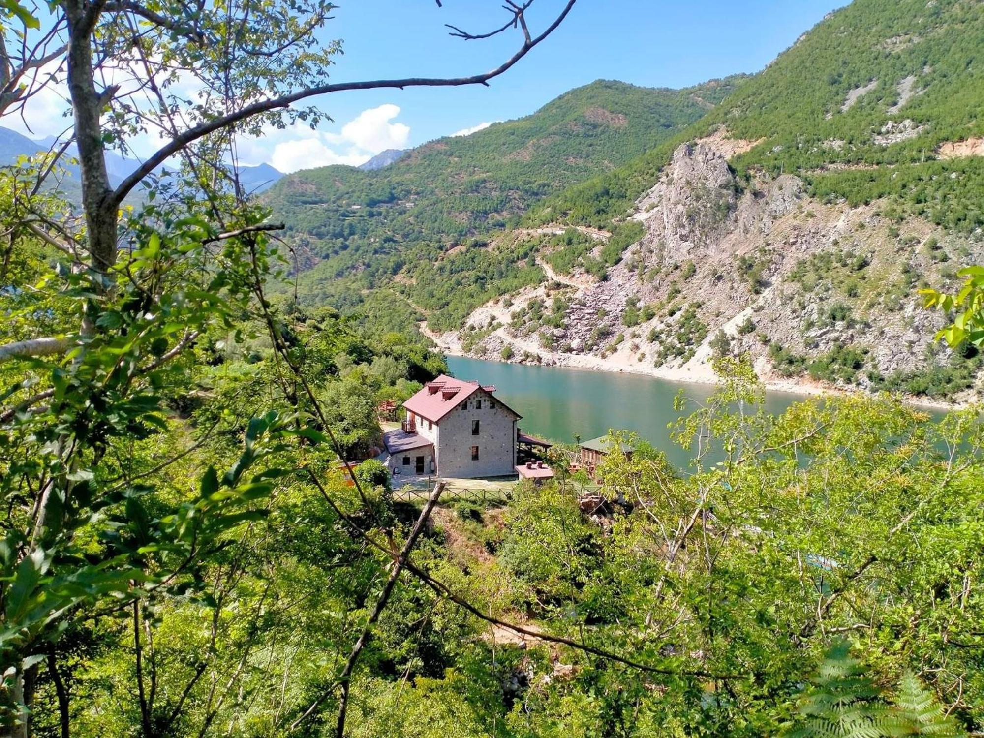 Guest House Aprripe Guri Firza Exteriér fotografie